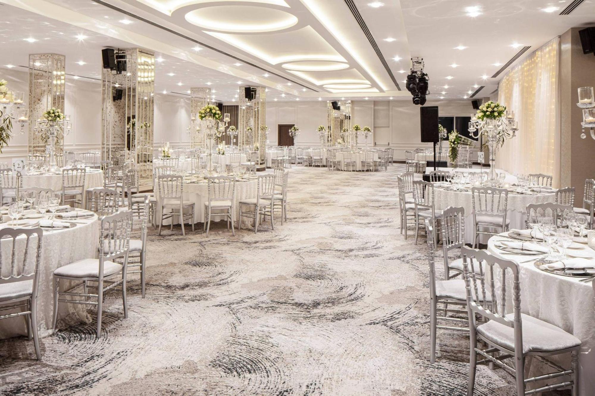 Delta Hotels by Marriott Istanbul Kagithane Exteriör bild