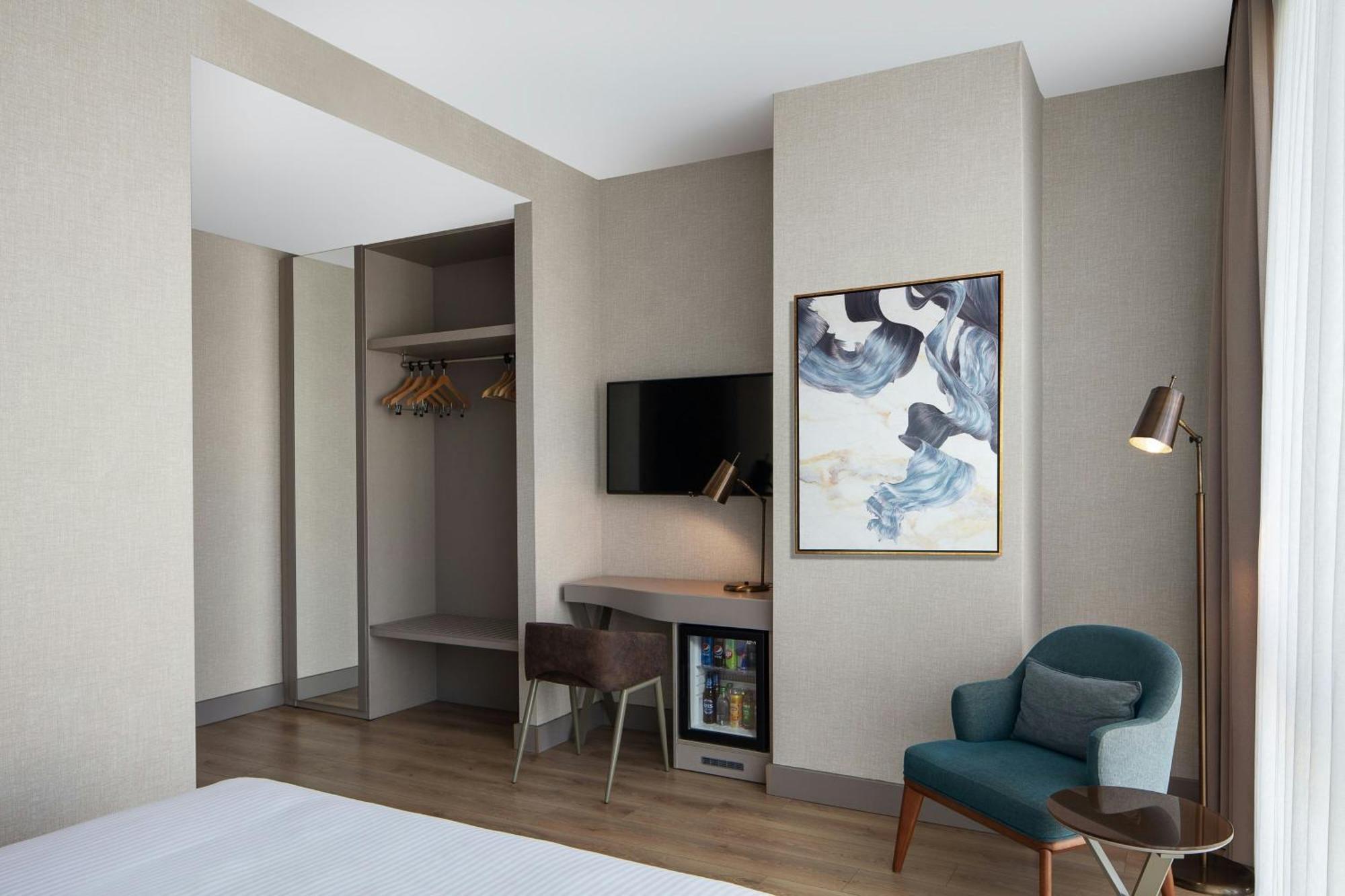 Delta Hotels by Marriott Istanbul Kagithane Exteriör bild