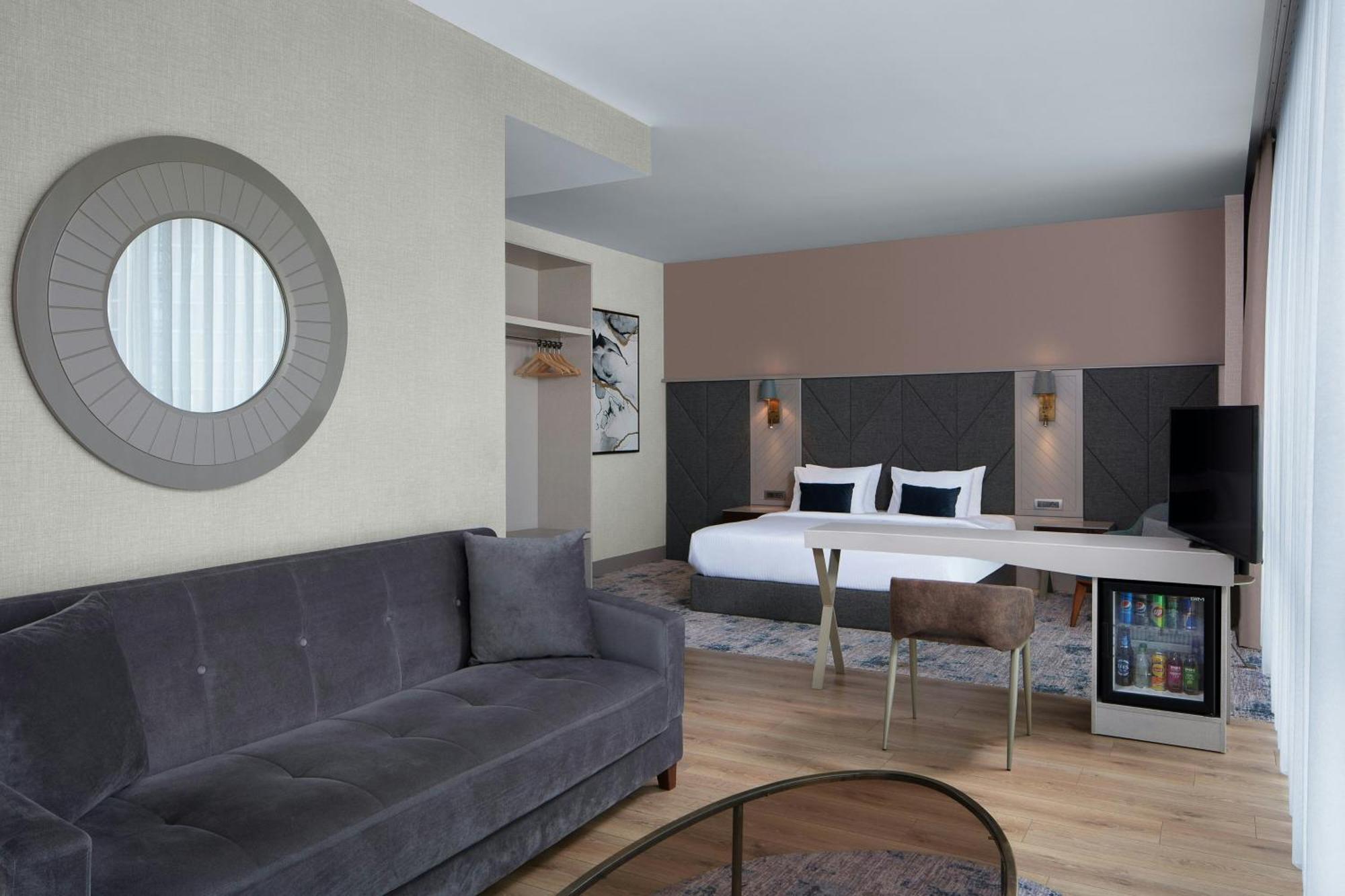 Delta Hotels by Marriott Istanbul Kagithane Exteriör bild