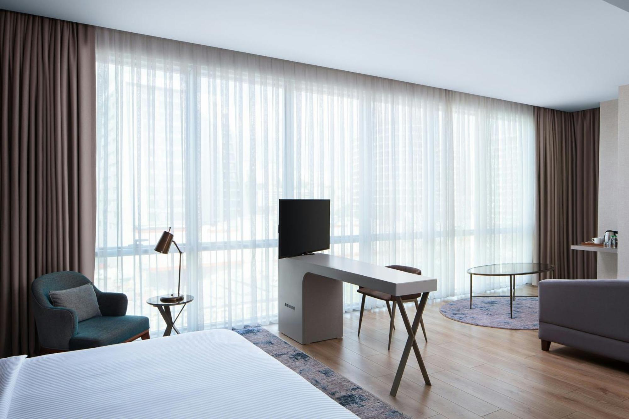 Delta Hotels by Marriott Istanbul Kagithane Exteriör bild