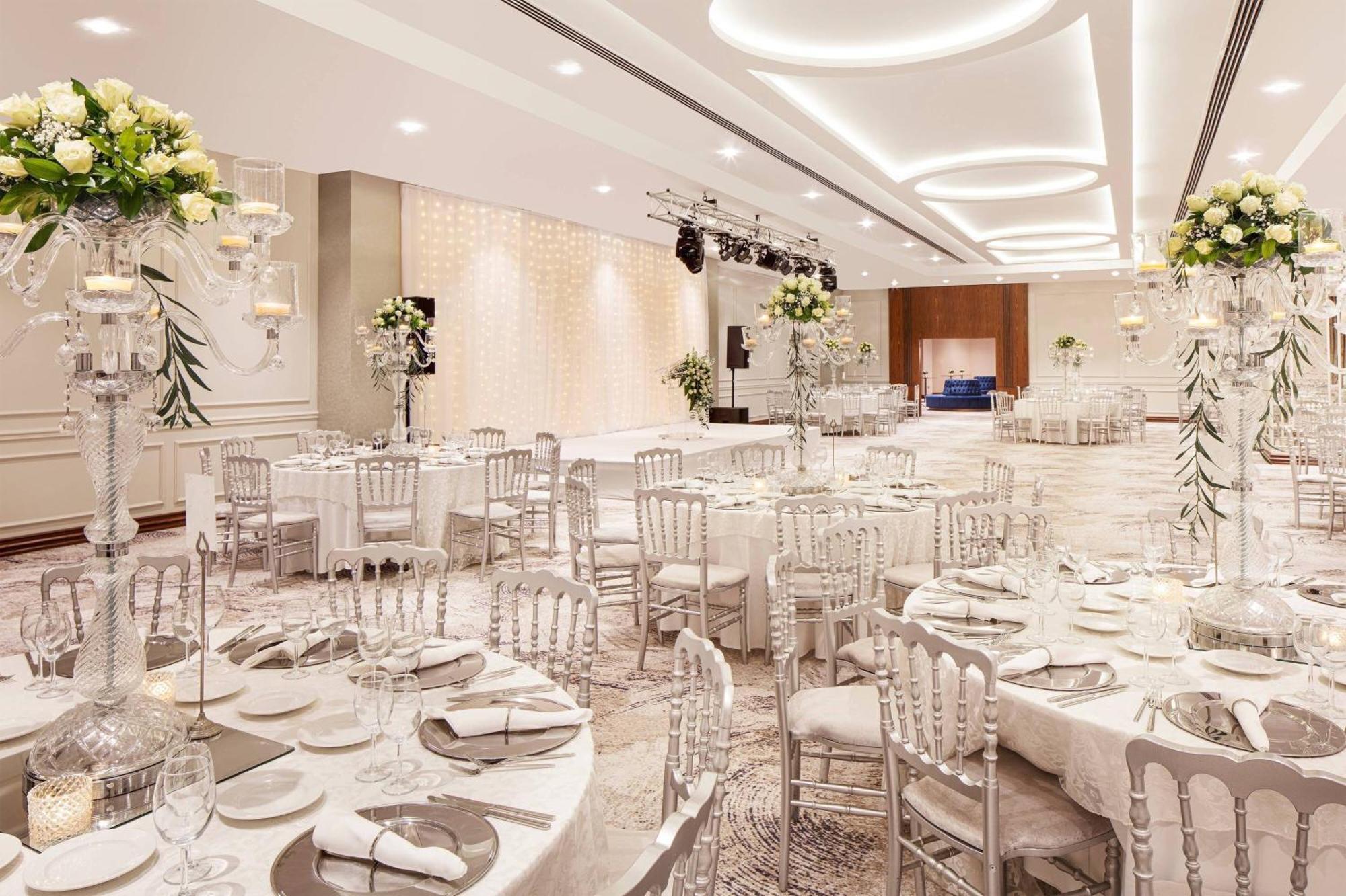 Delta Hotels by Marriott Istanbul Kagithane Exteriör bild