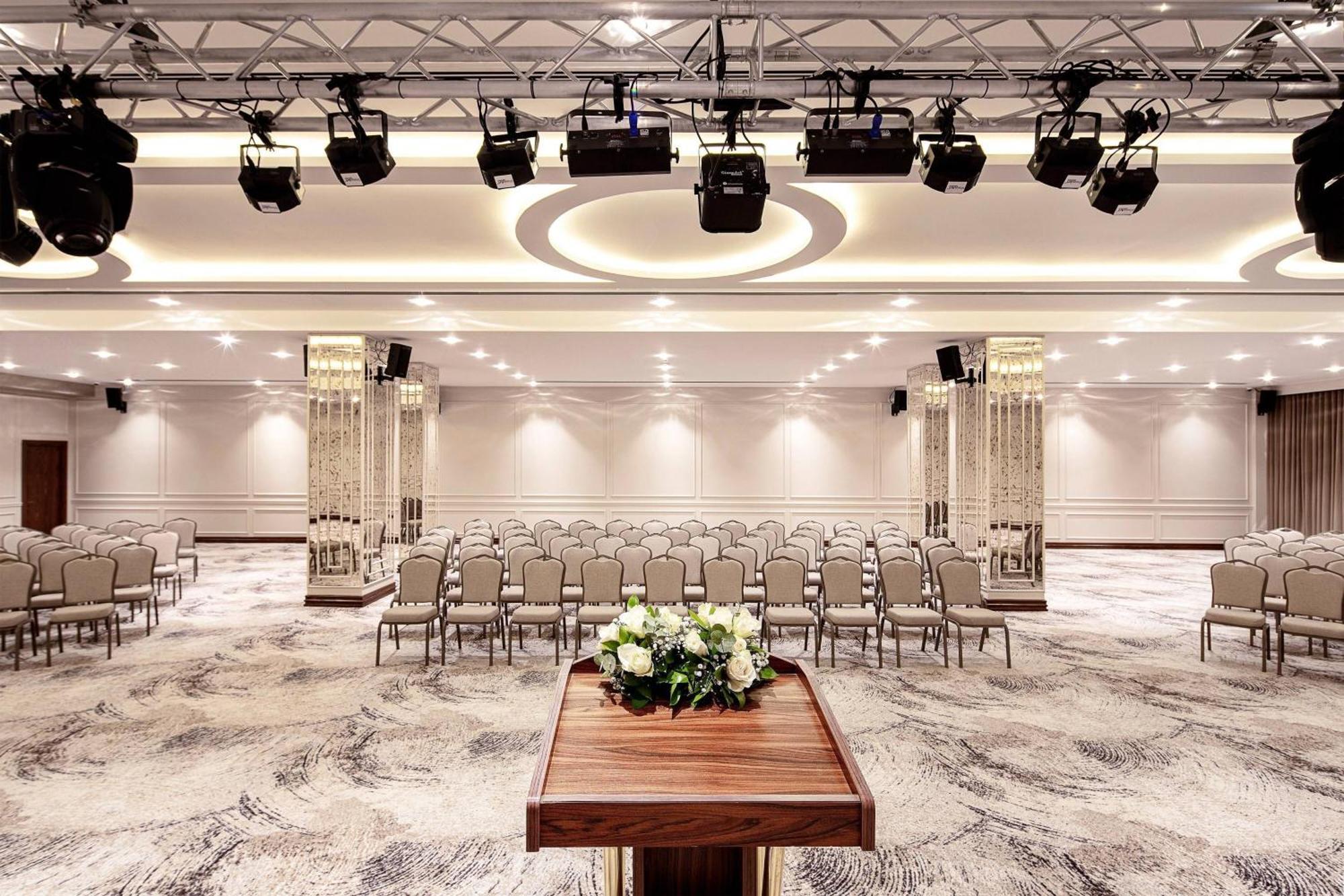 Delta Hotels by Marriott Istanbul Kagithane Exteriör bild