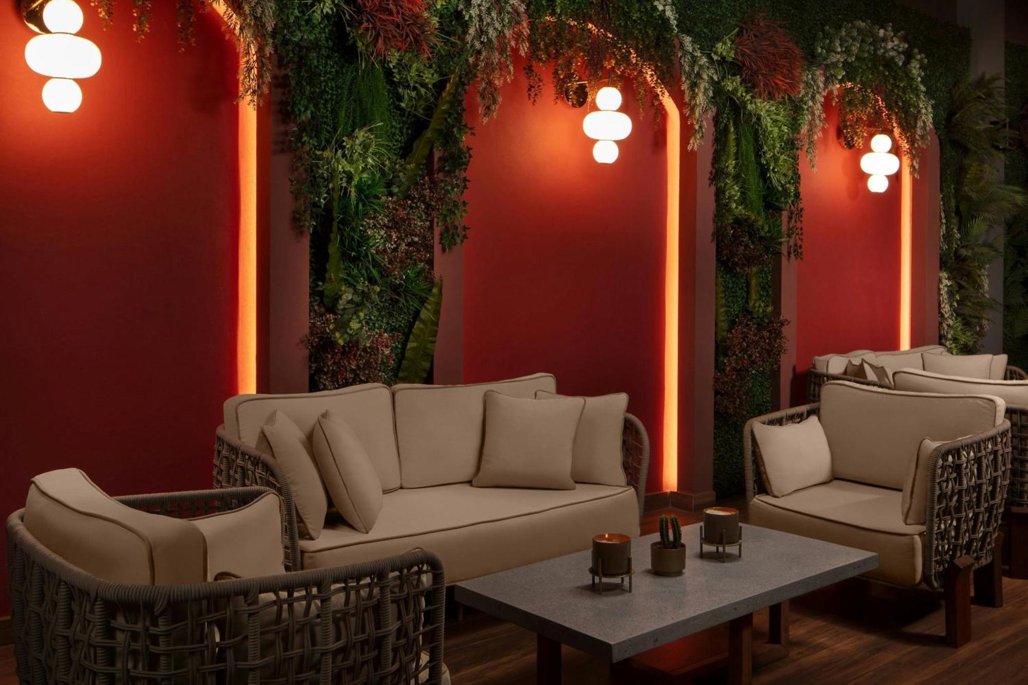 Delta Hotels by Marriott Istanbul Kagithane Exteriör bild